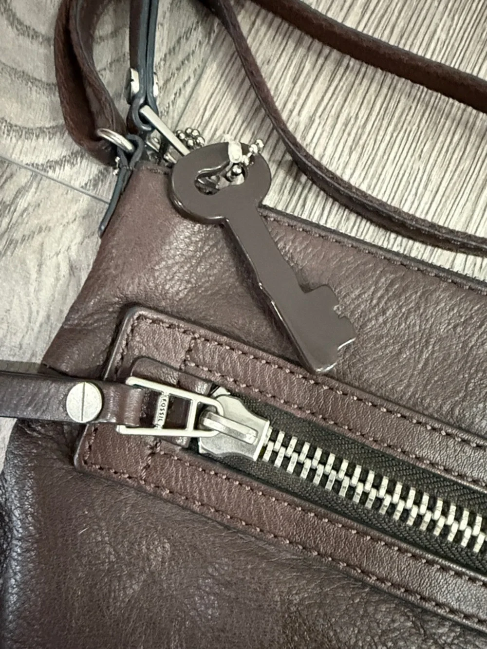 Fossil Dark Brown Leather Messenger Crossbody‎